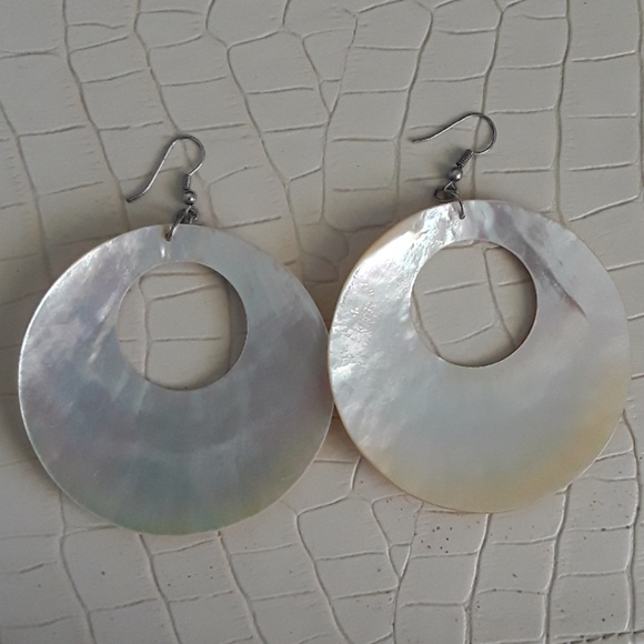 Shell earrings - Picture 2 of 6